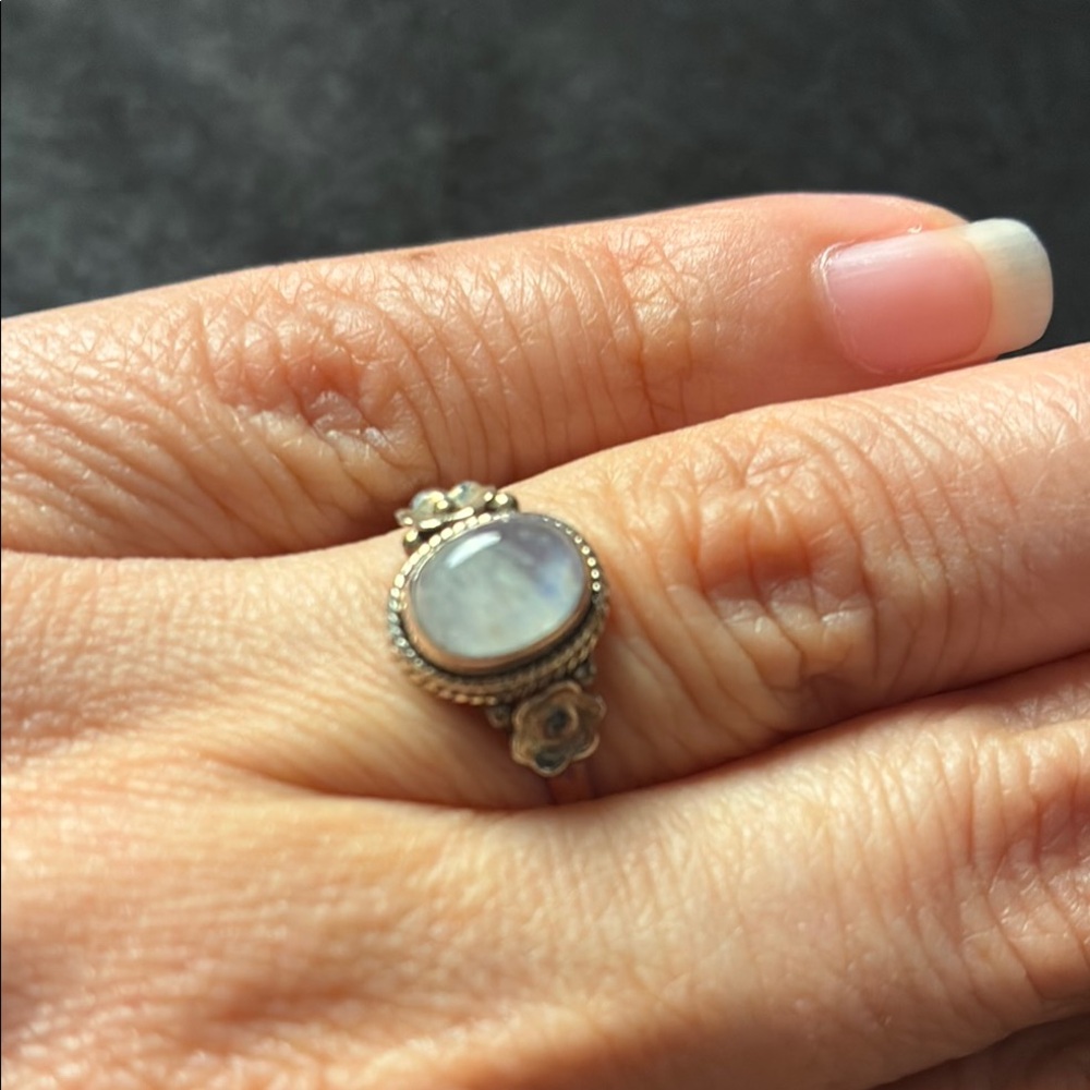 Moonstone Gemstone on 925 Sterling Silver Ring Size 7